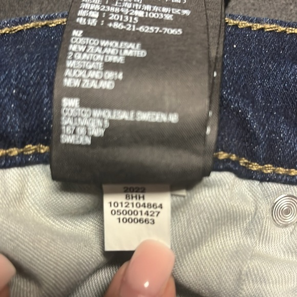 KIRKLAND Signature Men’s 32 X 30 Straight Leg Blue Jeans - Picture 17 of 17